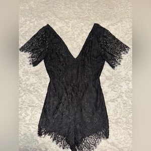 Signature8 Black Lace Romper - Size Small